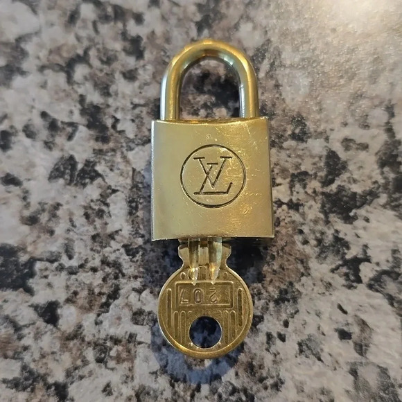 Louis Vuitton 200 series lock and key #207 - Picture 1 of 4